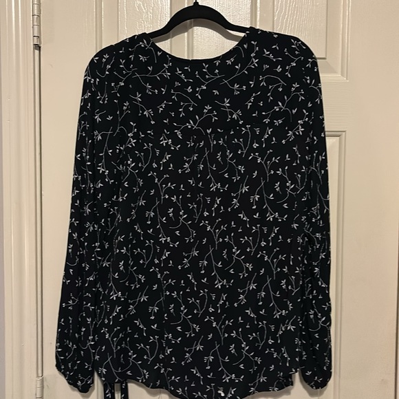 Universal Thread Top - Picture 4 of 7